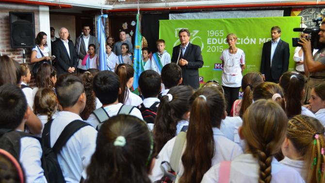 Fotos MGP - Educacion - Comienzo ciclo lectivo 2015 en Escuelas Municipales_grande
