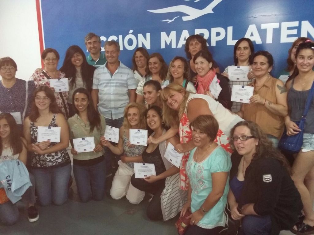 fundacion-accion-marplatense-entrega-certificados-1