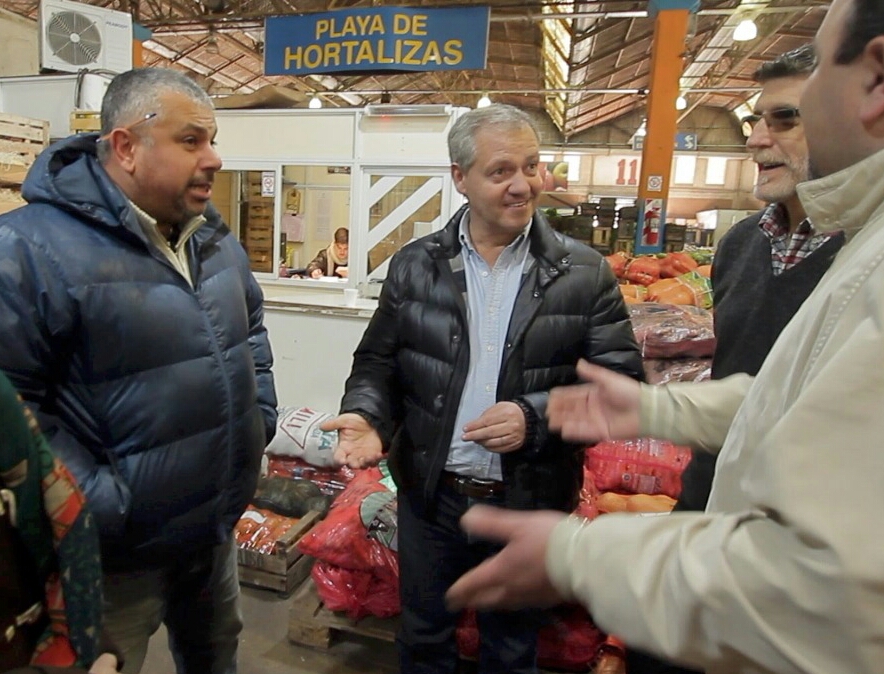 Artime en Mercado de frutas y verduras